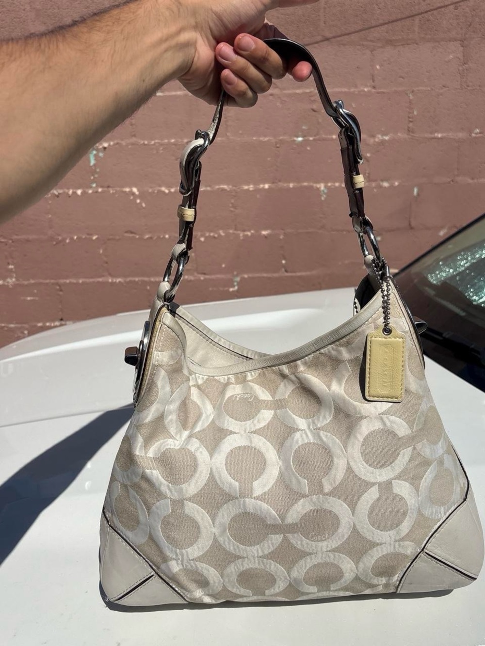 Coach peyton Signature Light Gray
Leather Hobo Tote Bag